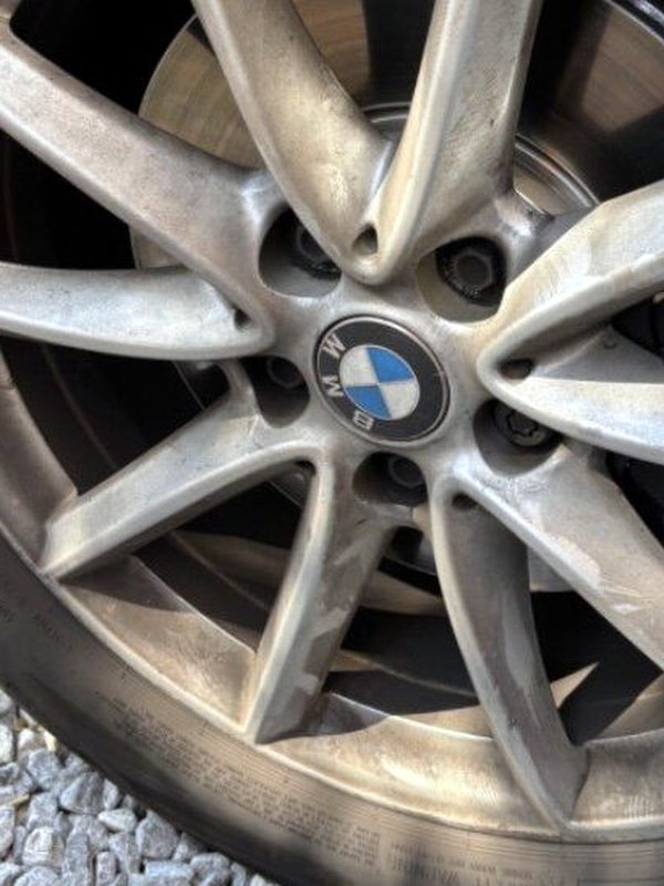 Jantes BMW avant nettoyage